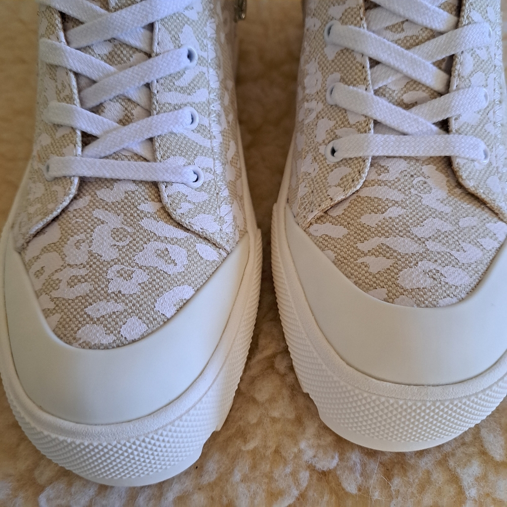 Lucky Brand Women's Eisley Causal High Top Sneaker - Picture 12 of 12